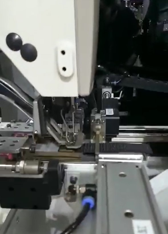 Швейный автомат с автоматическим податчиком для изготовления стропяной петли CSA-3470A-5AC