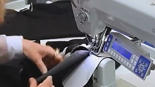 Equipped workstation for programmable or manual stitching of sleeves in jackets, jackets and coats DURKOPP ADLER 650-10