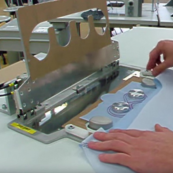Швейный автомат для пошива подушек безопасности Durkopp Adler 911-210-3020 1