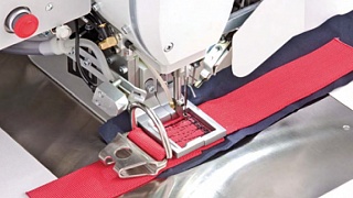 ЧПУ управляемый швейный автомат с системой зажимов для производства крепежных строп DURKOPP ADLER 911-211-2010