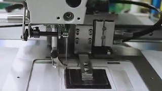 Sewing device for sewing labels - side sliding device clip