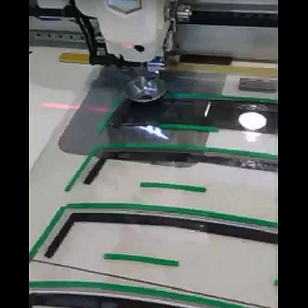 Шаблонный автомат с большим полем шитья для пошива воротничков RM-12070